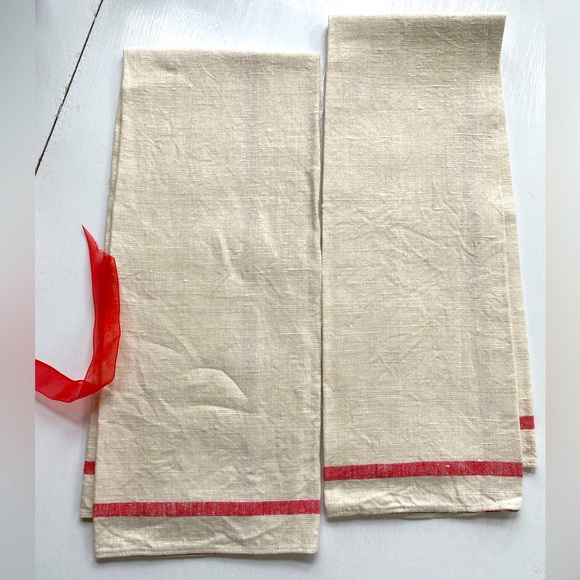 Two antique hand towels 31x17" - Picture 2 of 5